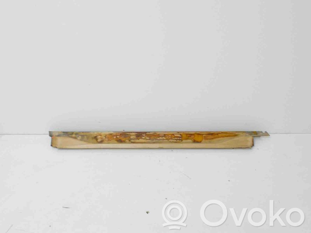 Listwa progowa przednia   A1296800335,1296800335