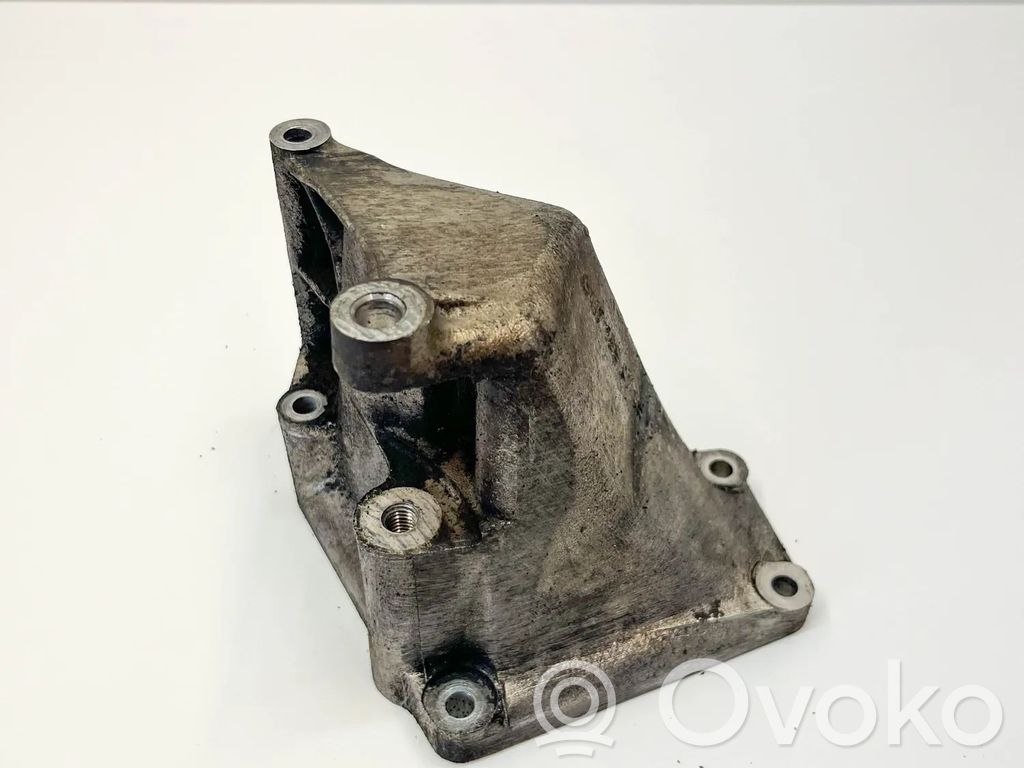 Mercedes-Benz SLC C107 Mocowanie alternatora 