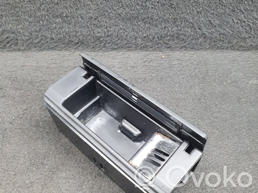 Audi A6 S6 C5 4B Popielniczka drzwi tylnych 