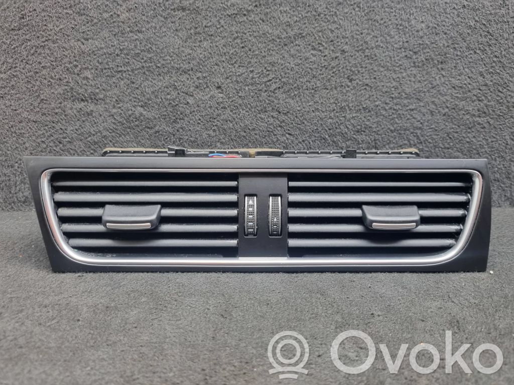 Audi A4 S4 B8 8K Dysze / Kratki środkowego nawiewu deski rozdzielczej 
