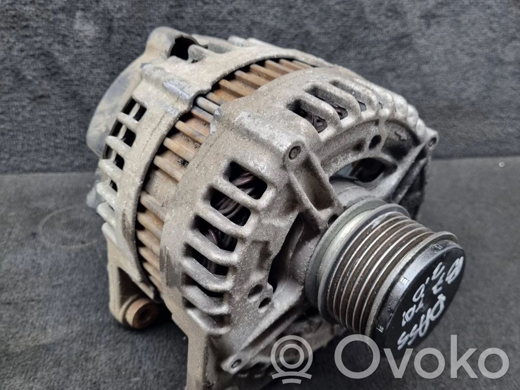 Volkswagen PASSAT B7 Alternador 