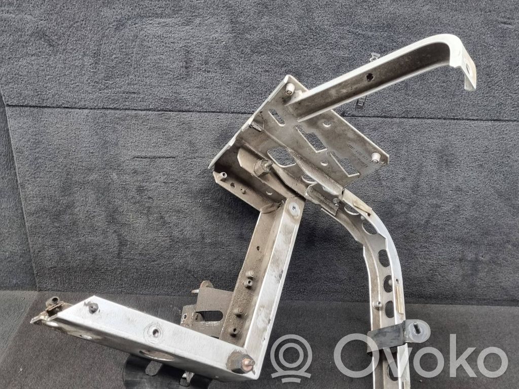 Audi A8 S8 D2 4D Fender mounting bracket 