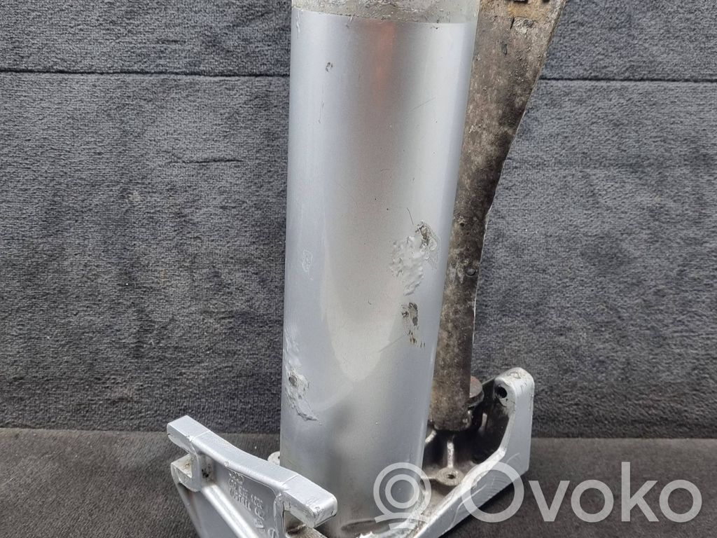 Audi A8 S8 D2 4D Smorzatore/ammortizzatore d’urto per paraurti anteriore 