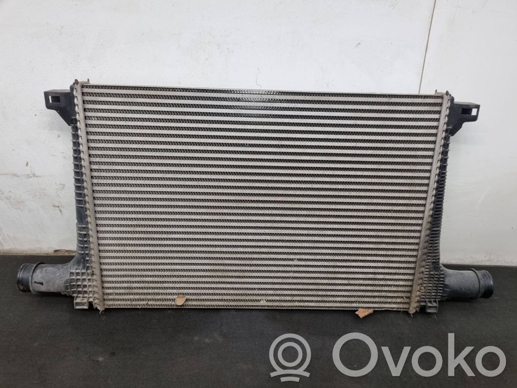 Audi Q7 4M Chłodnica powietrza doładowującego / Intercooler 