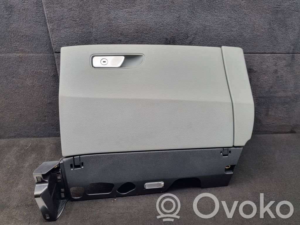 Audi Q7 4M Daiktadėžė 