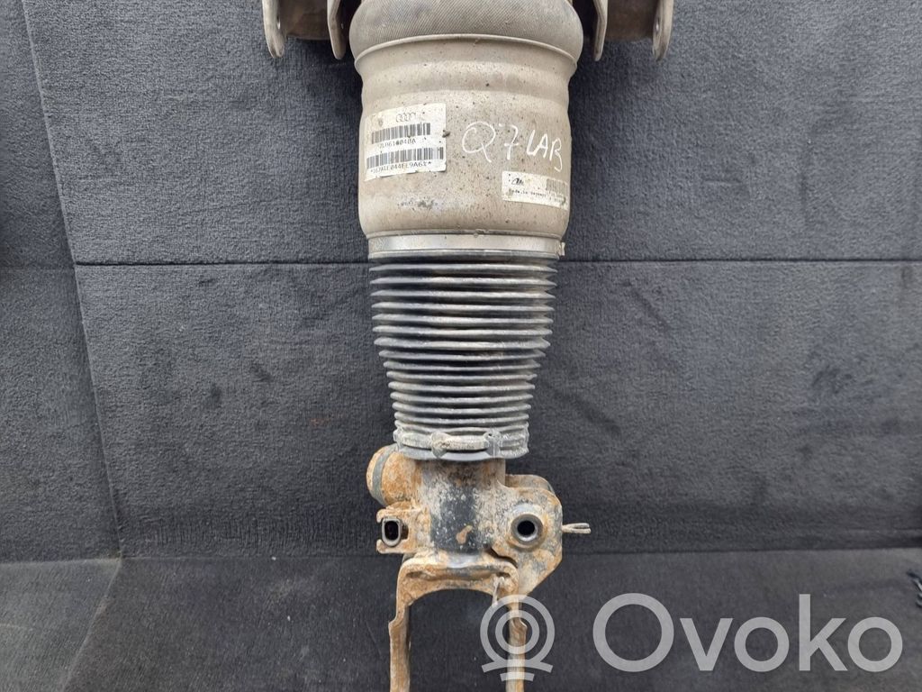 Audi Q7 4L Przedni amortyzator zawieszenia pneumatycznego 