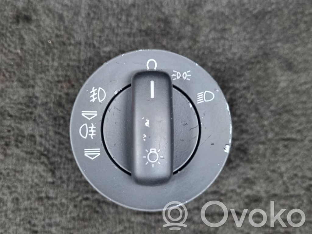Valokatkaisija   4E0941531
