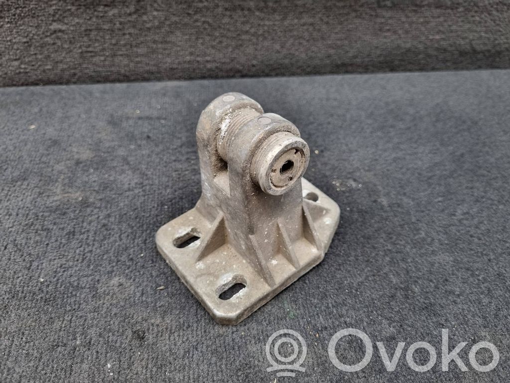 Audi A6 S6 C4 4A Front bumper mounting bracket 