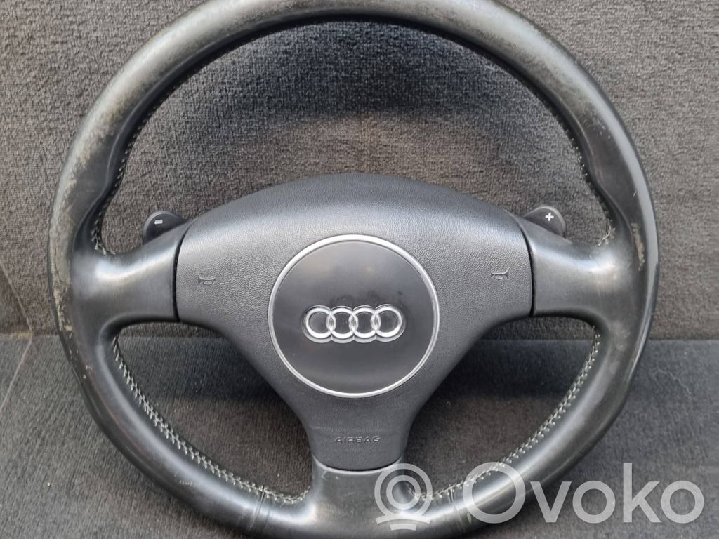 Audi A3 S3 8P Steering wheel 