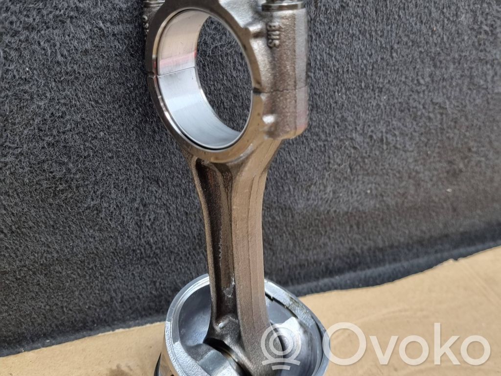 Audi A4 S4 B8 8K Pistón con biela 