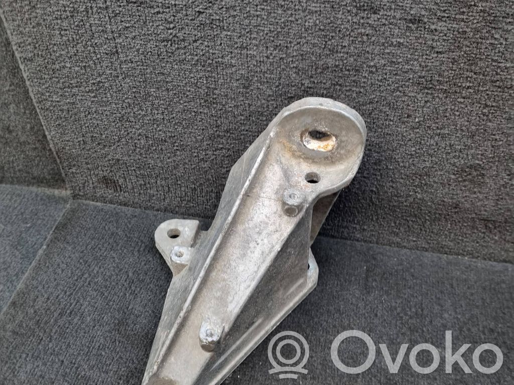 Audi A6 S6 C5 4B Supporto di montaggio scatola del cambio 