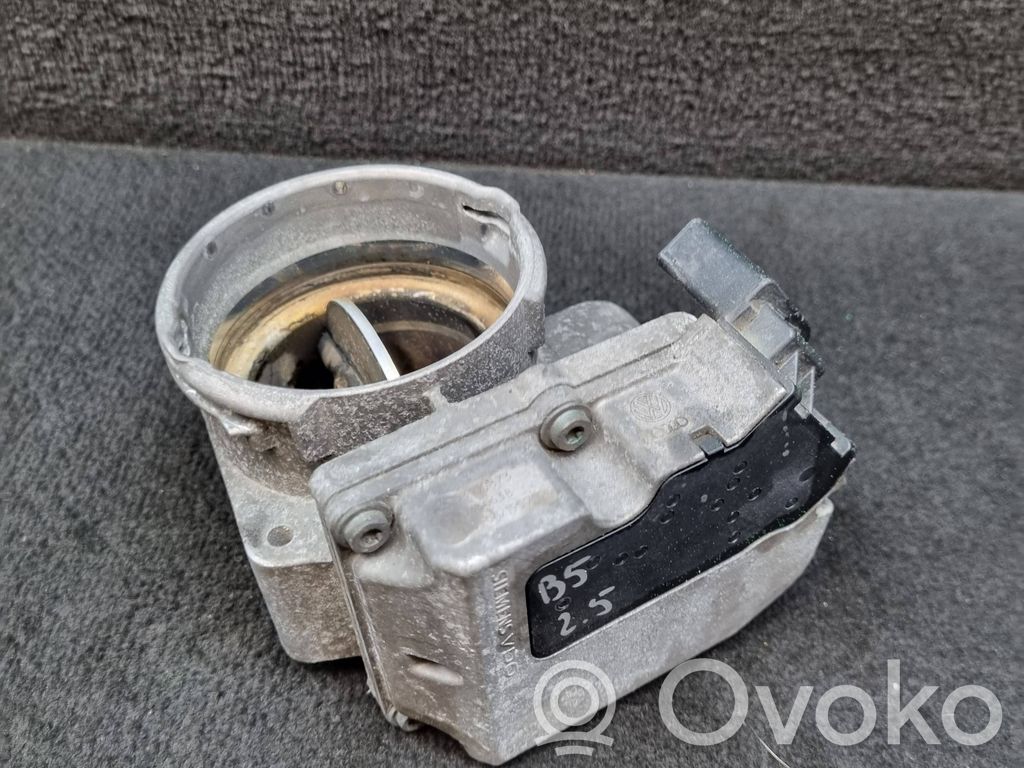 Audi A6 S6 C5 4B Droseļvārsts 