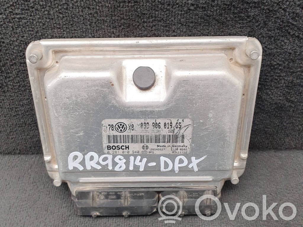 Volkswagen PASSAT B5.5 Engine control unit/module 