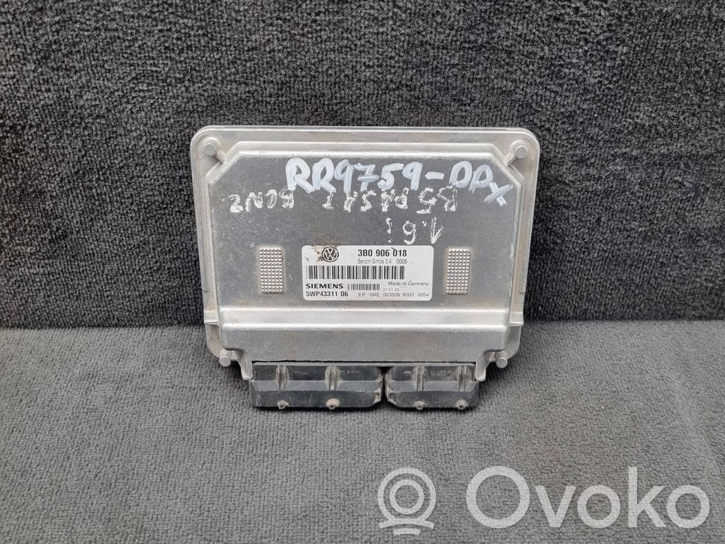 Volkswagen PASSAT B5 Engine control unit/module 