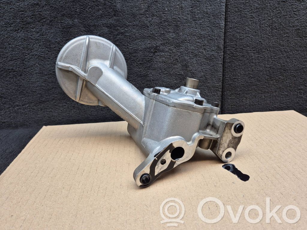 Audi A6 S6 C6 4F Oil pump 
