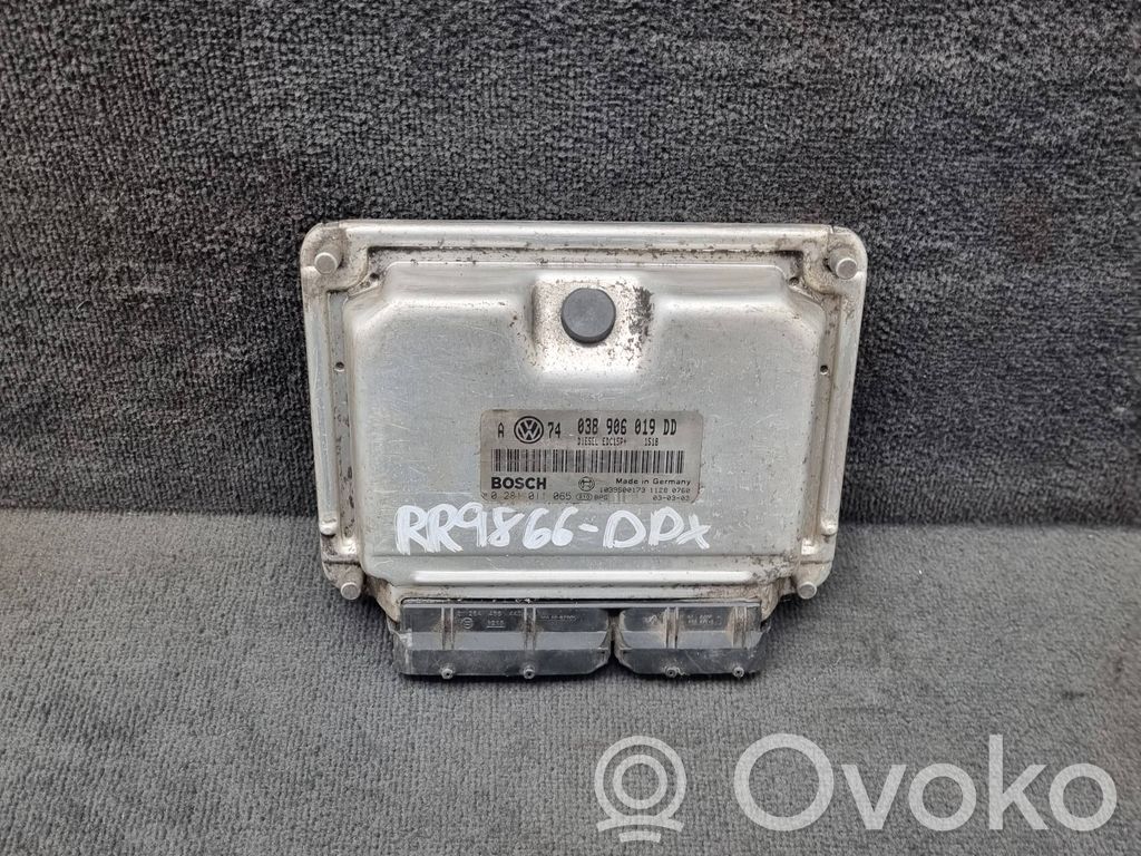 Volkswagen Golf IV Engine control unit/module 