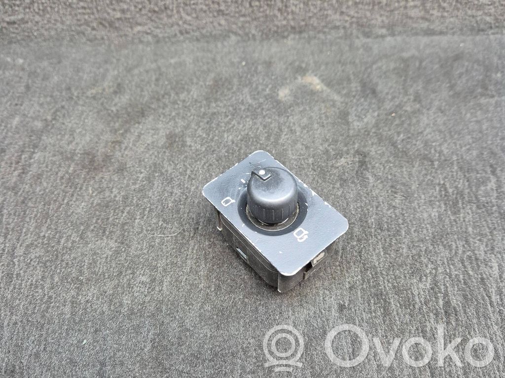 Audi A6 S6 C5 4B Interruptor del espejo lateral 