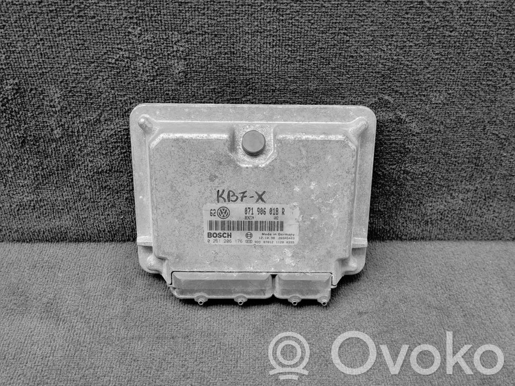 Volkswagen Golf IV Engine control unit/module 