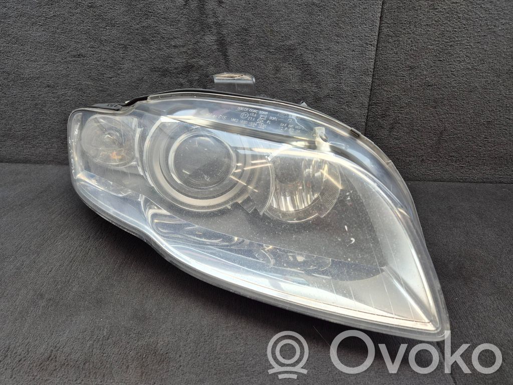 Audi A4 S4 B7 8E 8H Lampa przednia 