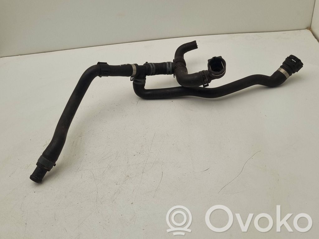 Audi A4 S4 B8 8K Tubo flessibile del liquido di raffreddamento del motore 
