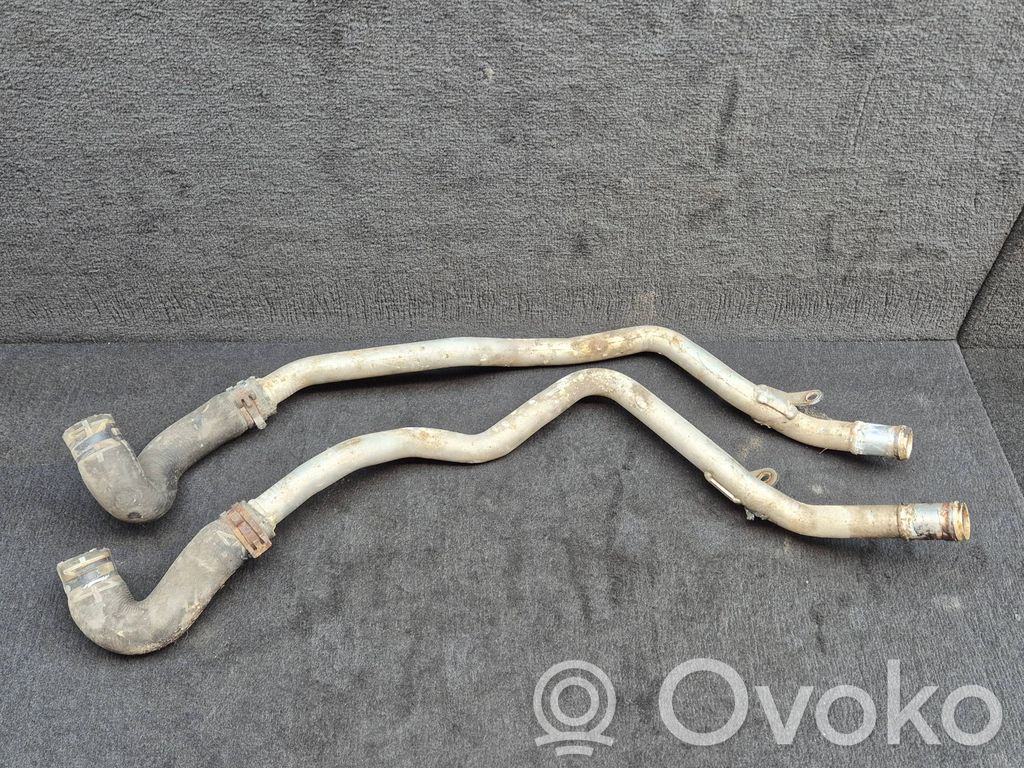 Audi Q7 4L Tubo flessibile del liquido di raffreddamento del motore 
