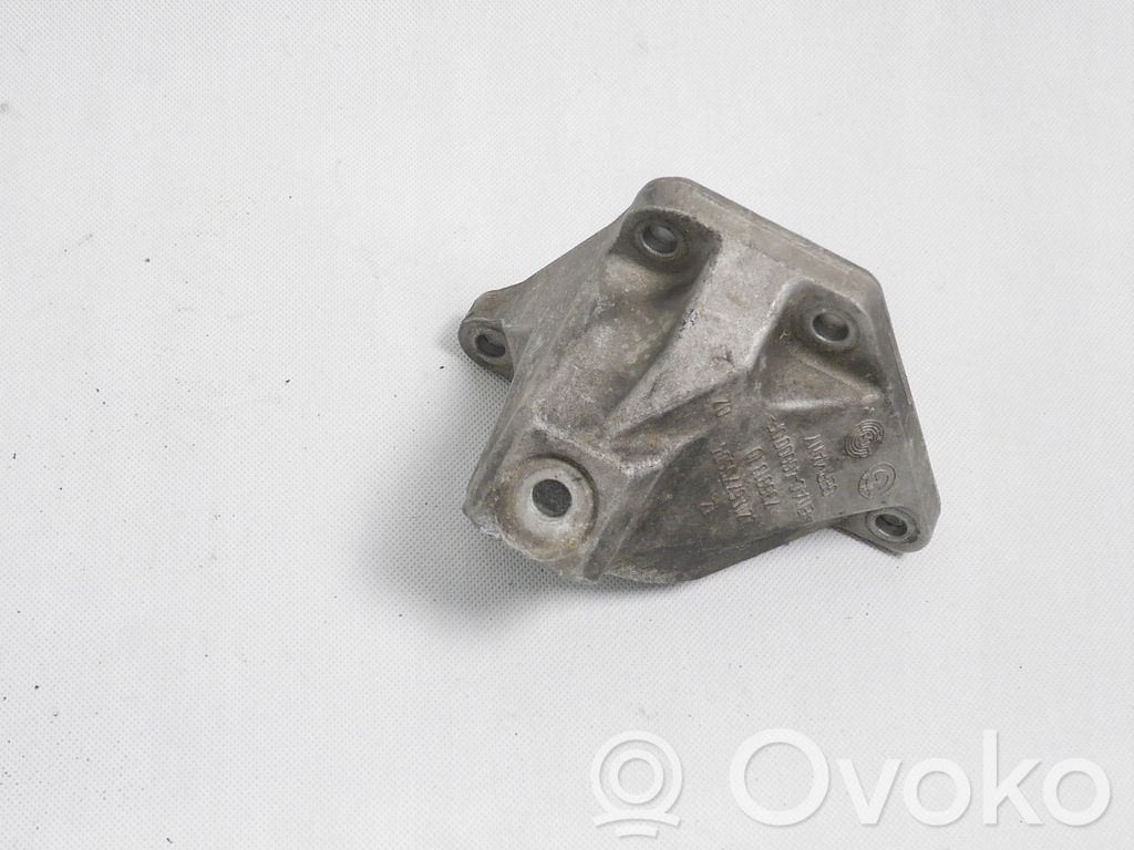 BMW 7 F01 F02 F03 F04 Supporto di montaggio del motore 