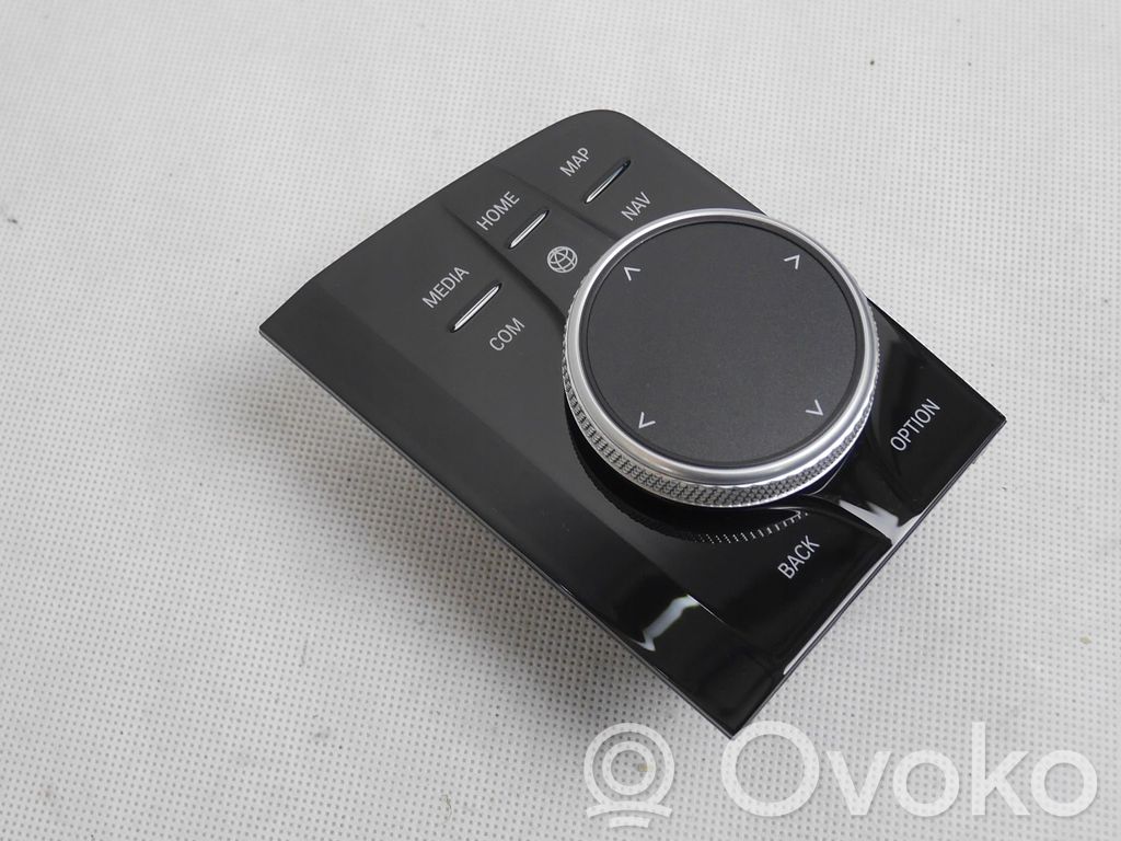 BMW X7 G07 Panel radia 