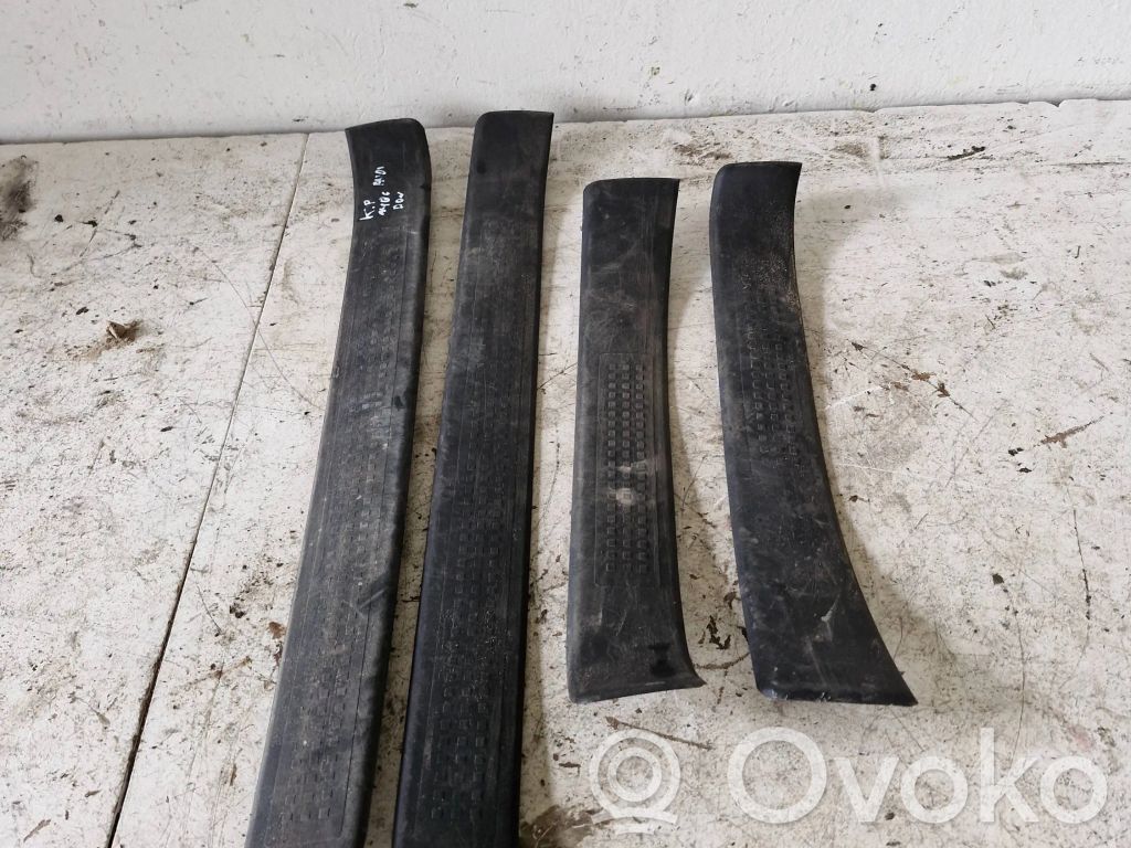 Audi A4 S4 B6 8E 8H Copertura del rivestimento del sottoporta anteriore 