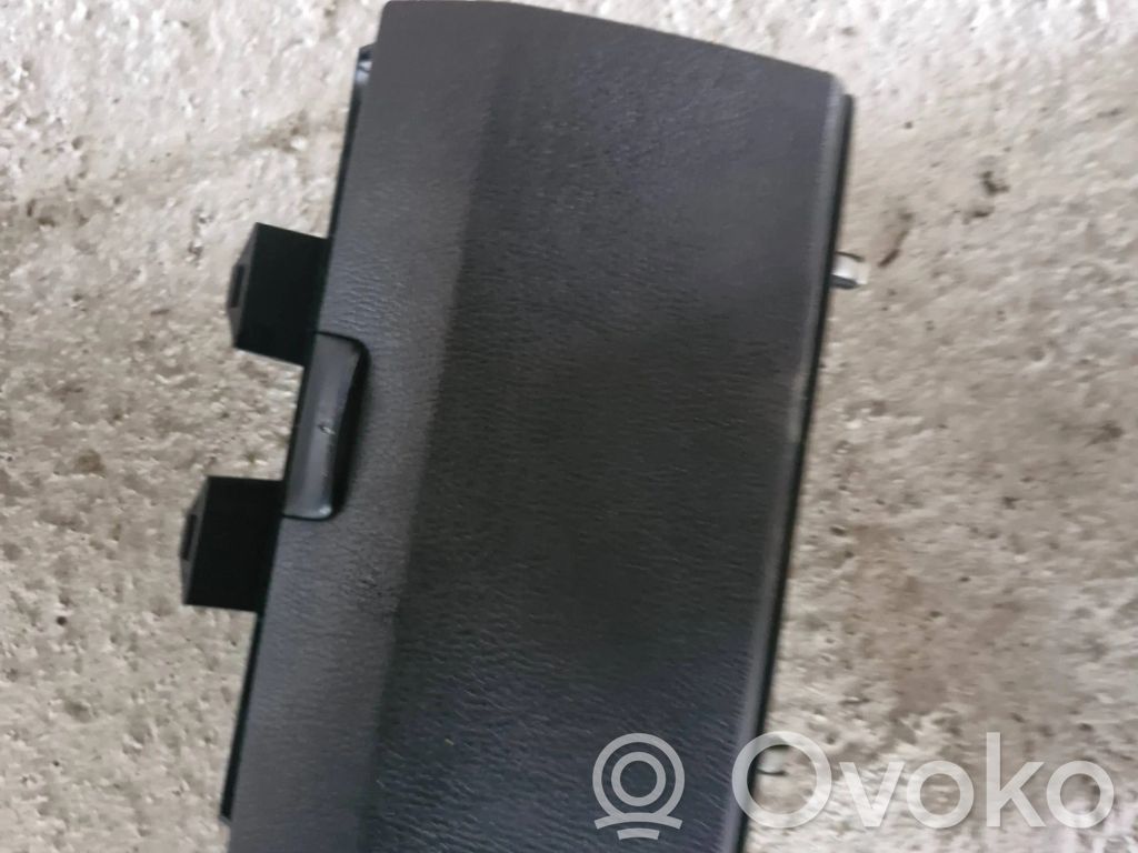 Mazda 6 Glove box 