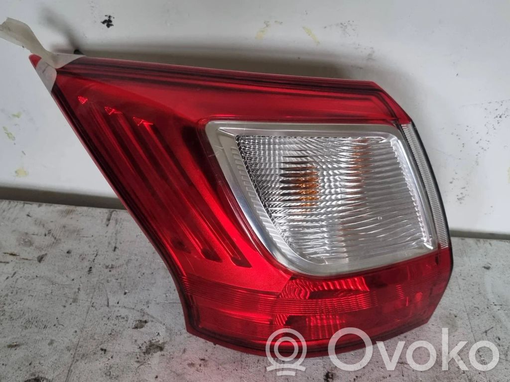 Ford C-MAX I Lampă spate în caroserie 