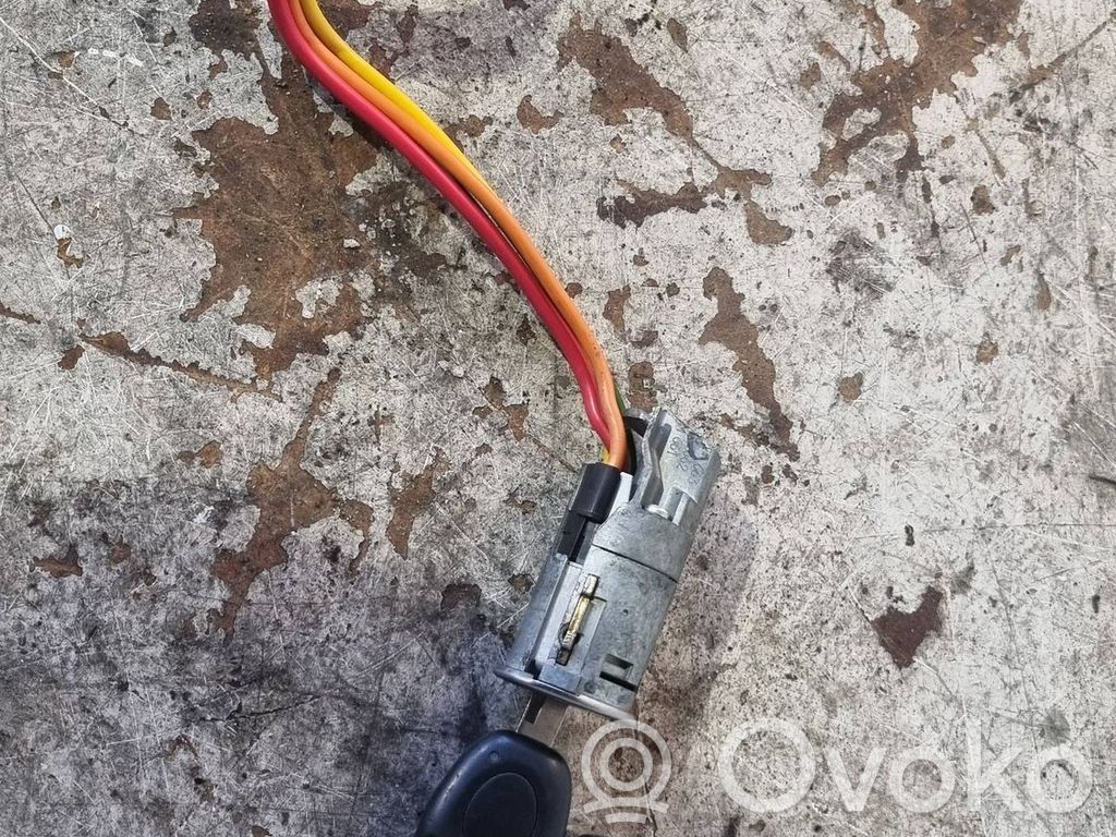 Renault Scenic I Užvedimo spynelė 