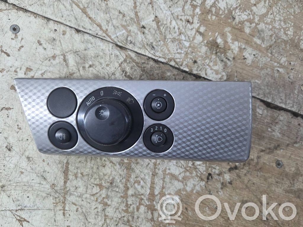 Opel Astra H Light switch 