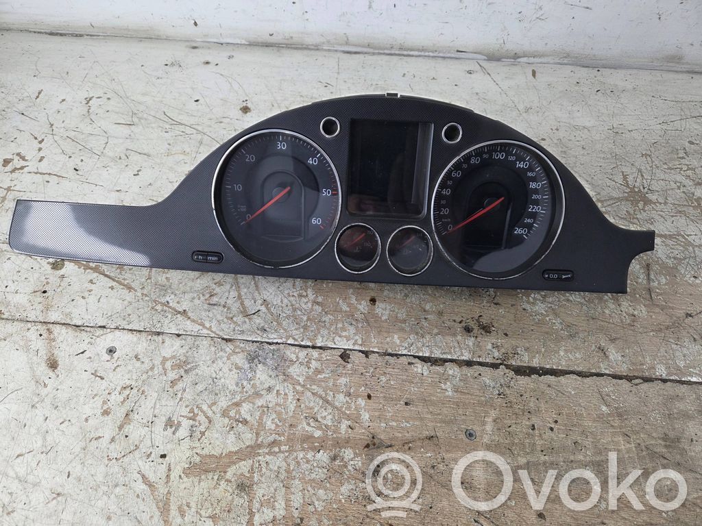 Volkswagen PASSAT B6 Speedometer (instrument cluster) 