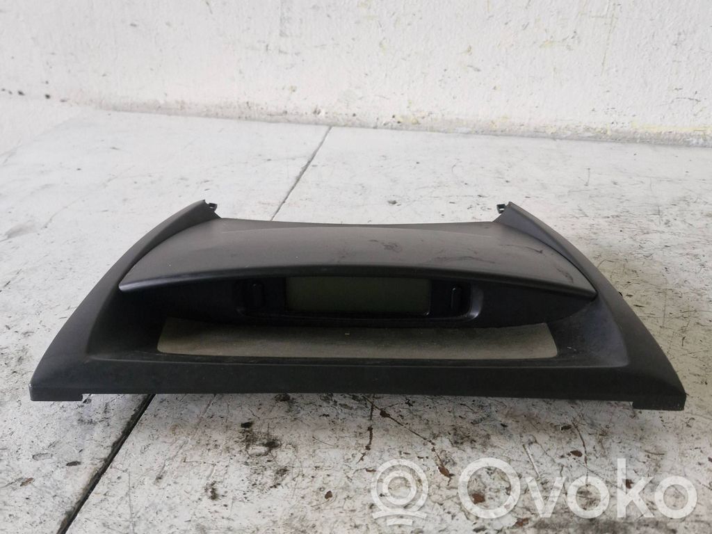 Peugeot 807 Screen/display/small screen 