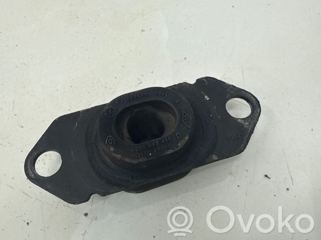 Nissan Primera Engine mount bracket 