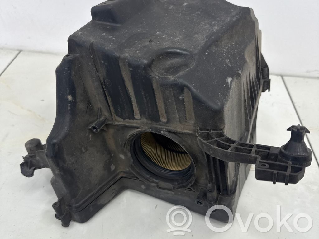 Ford Focus C-MAX Air filter box 