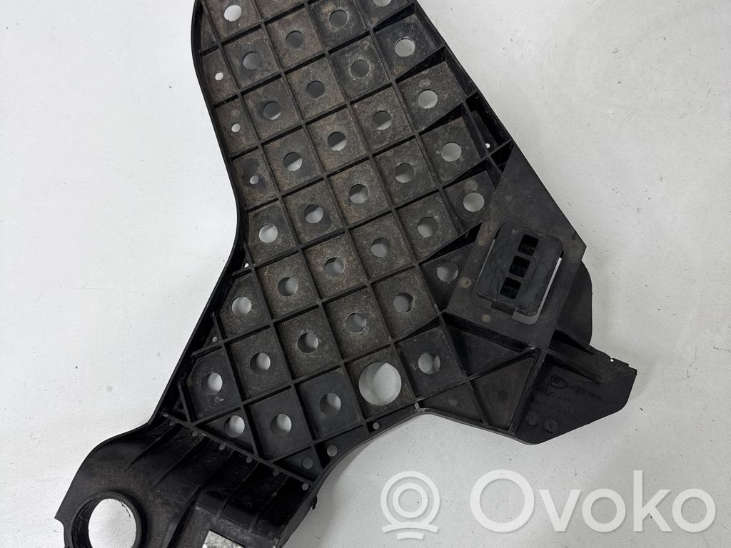 Audi Q3 8U Headlight/headlamp mounting bracket 