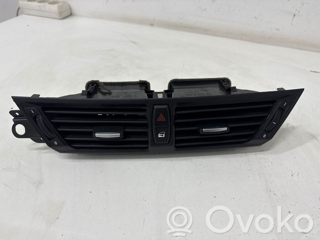 BMW X1 E84 Centrinės oro grotelės 