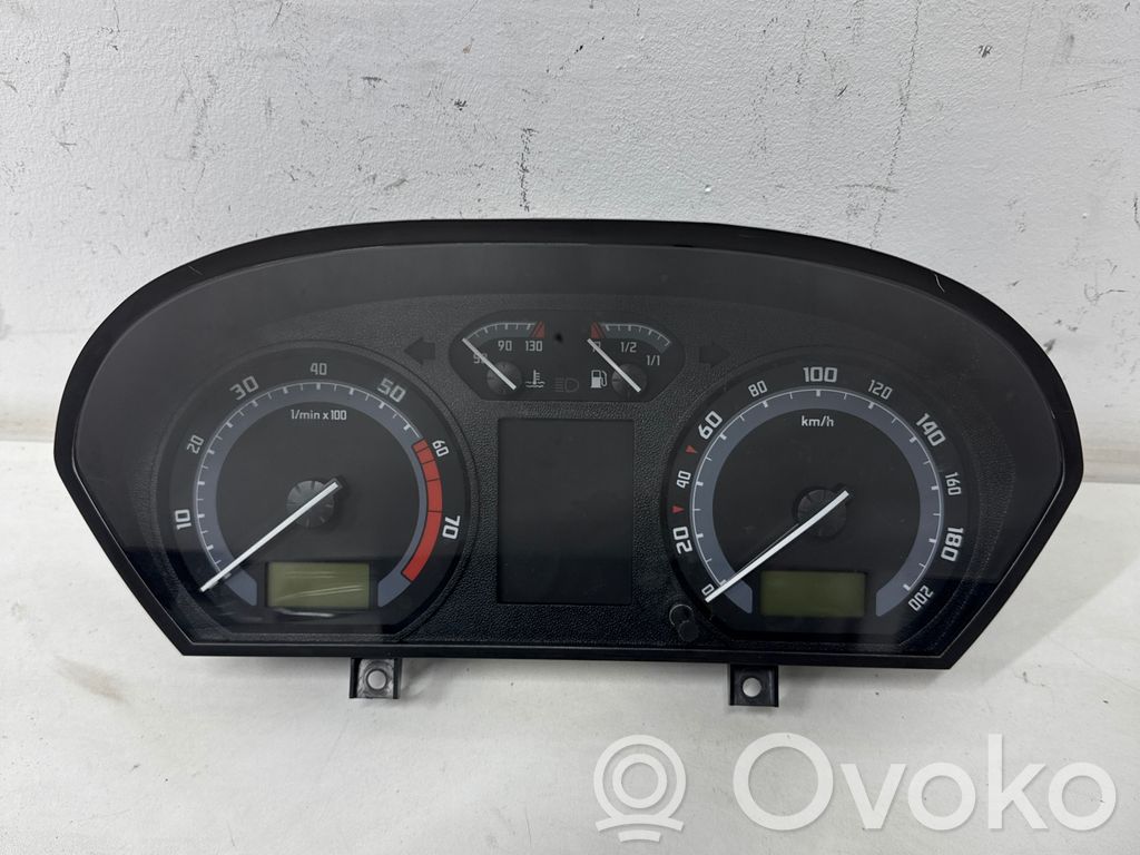 Skoda Fabia Mk2 (5J) Vitezometru (grup de instrumente) 