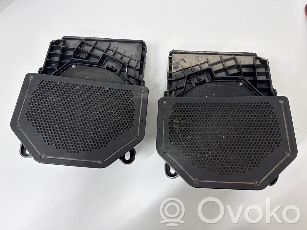 BMW 1 E81 E87 Subwoofer 