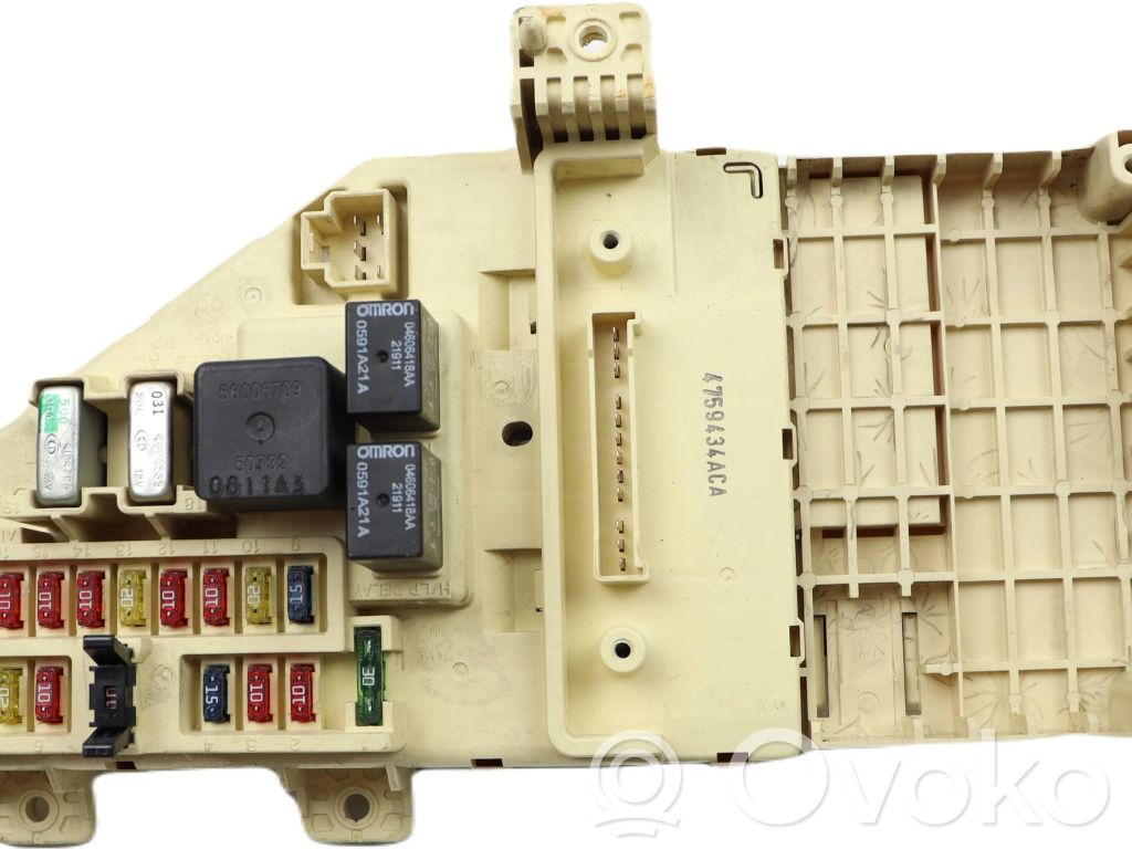 Chrysler Sebring (ST-22 - JR) Fuse module 