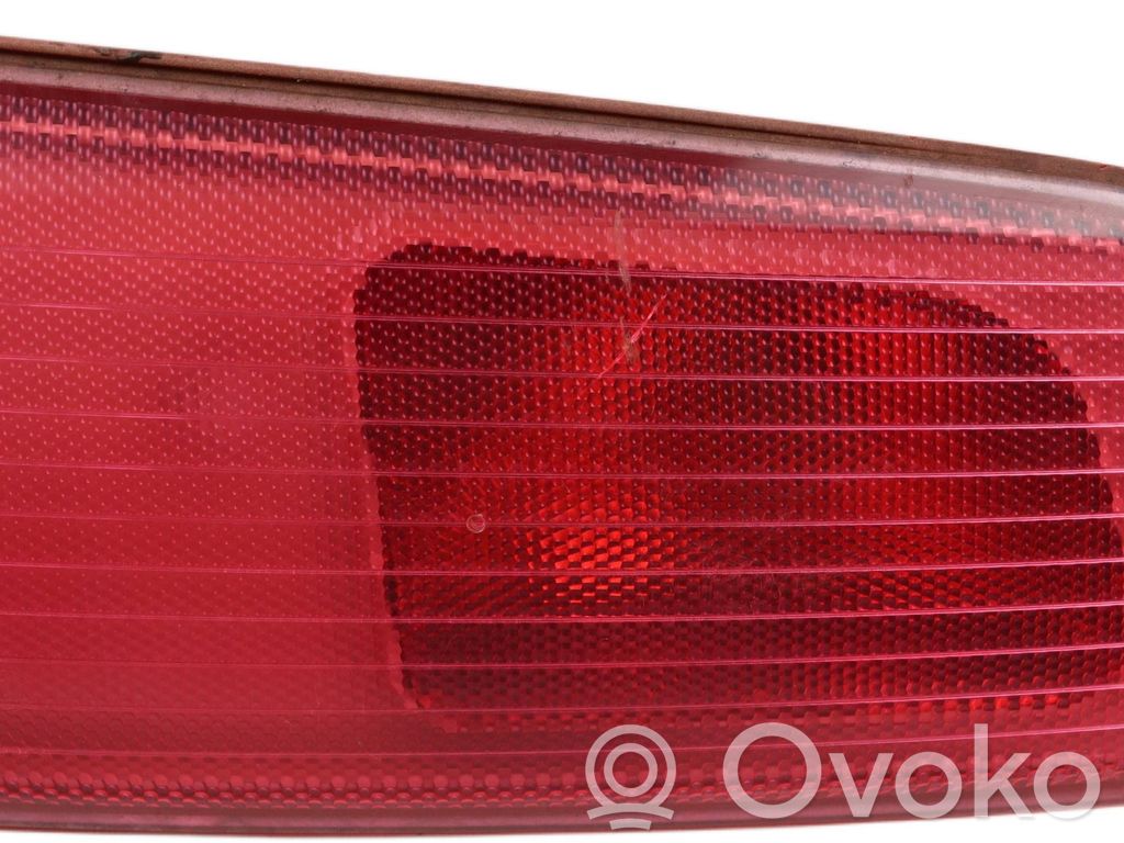 Mazda 2 Luces portón trasero/de freno 