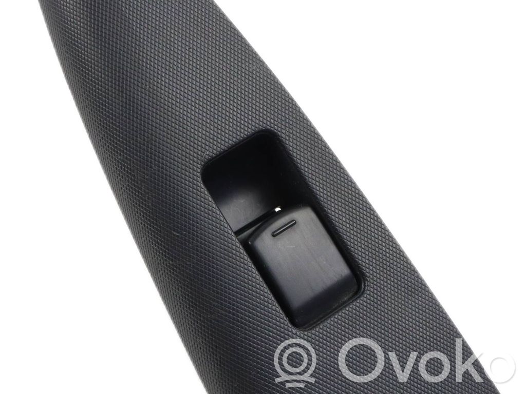 Nissan Note (E11) Electric window control switch 