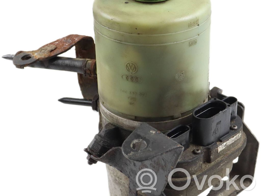 Volkswagen Polo IV 9N3 Ohjaustehostimen pumppu 