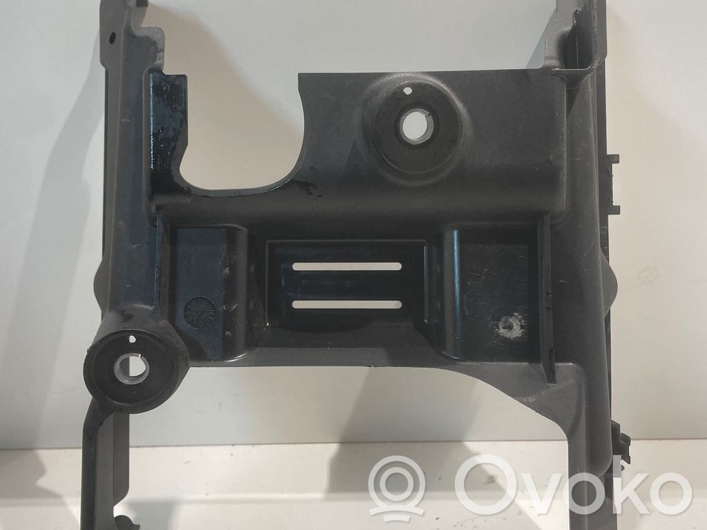 Audi Q7 4M Tie down hook / loop 