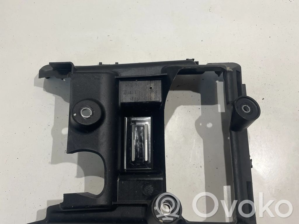 Audi Q7 4M Tie down hook / loop 