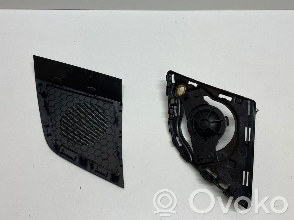 Audi Q7 4M Side speaker trim/cover 