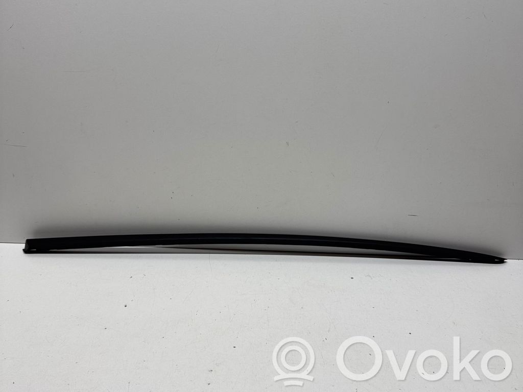 Audi Q8 Windshield trim 