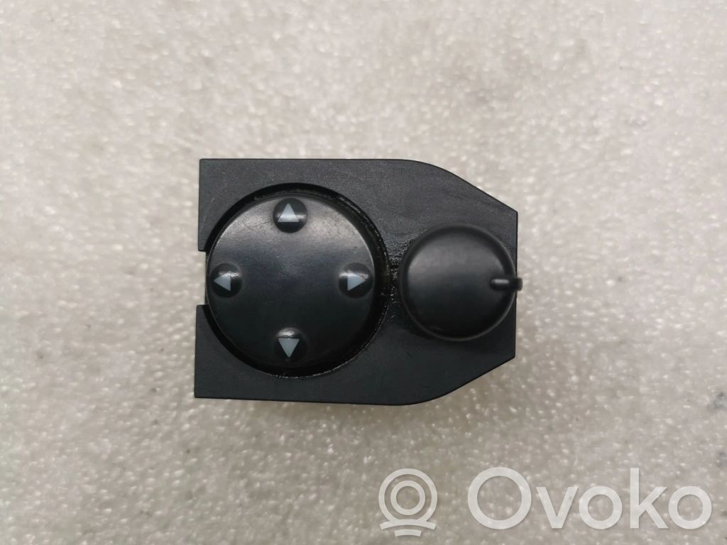Electric window control switch   4D0959565B,03240001