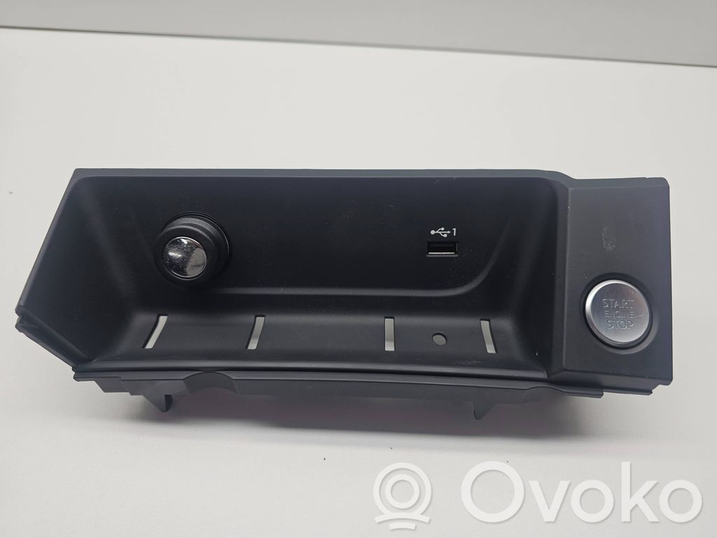 Audi A5 Otros repuestos del interior 